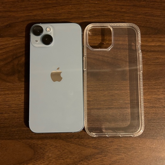 iPhone 14 silicone phone case - Picture 2 of 8